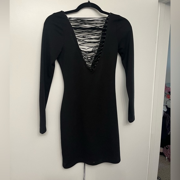 Widow sexy lace up deep V long sleeve black dress - Picture 2 of 8